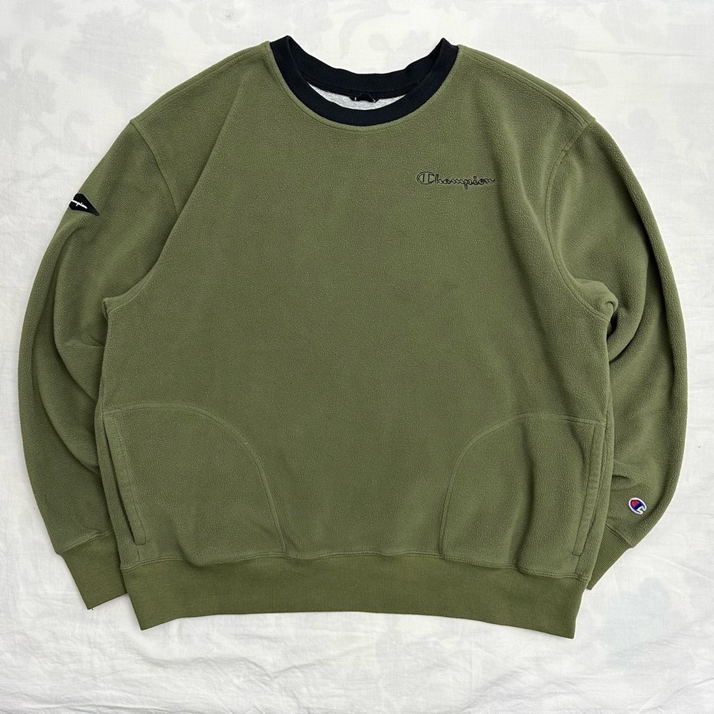 Fuzzy Champion Fleece Crew